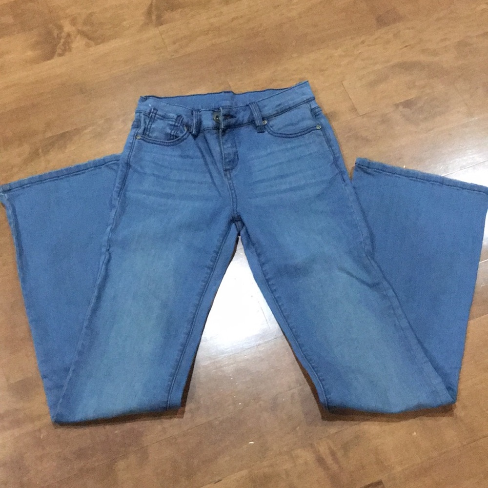 Women BCBG light blue jeans in size 26